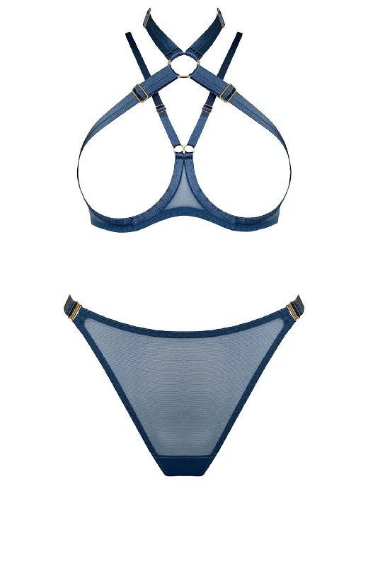 silk - lined women thongs for a touch of luxuryTomoe Ouvert Bra and Syra Thong Set