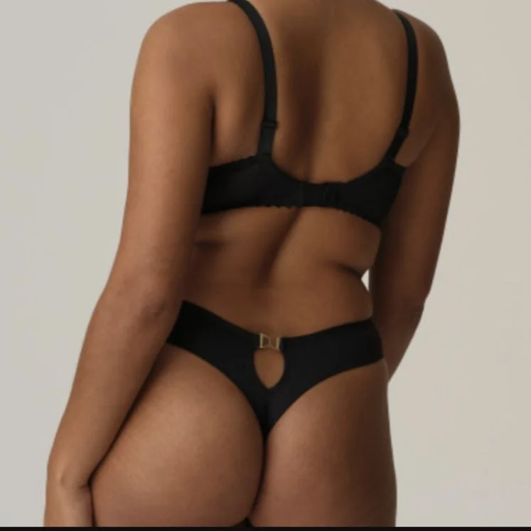 seamless breathable women thongs for a gentle and comfortable fitPrima Donna Vallarta Thong 0663500 in Black seamless breathable women thongs for a gentle and comfortable fitPrima Donna Vallarta Thong 0663500 in Black