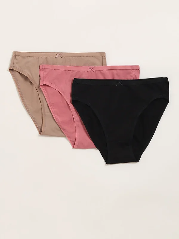 silk - lined women briefs for a touch of luxuryWunderlove Light Taupe Cotton Blend Briefs - Pack of 3 silk - lined women briefs for a touch of luxuryWunderlove Light Taupe Cotton Blend Briefs - Pack of 3