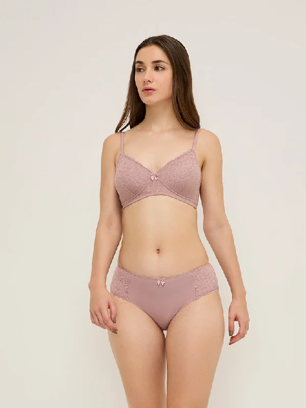 anti - chafing women briefs for long - distance runnersWunderlove Mauve Floral Lace Design Hipster Brief anti - chafing women briefs for long - distance runnersWunderlove Mauve Floral Lace Design Hipster Brief