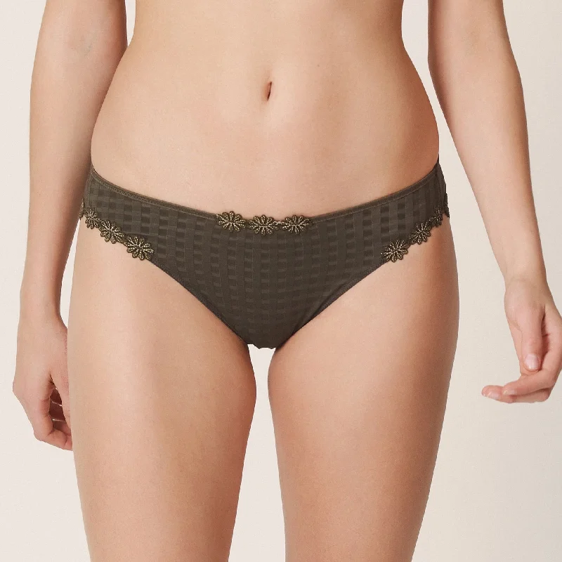 high - cut women briefs for a leg - lengthening effectAvero Rio Brief | Kaki