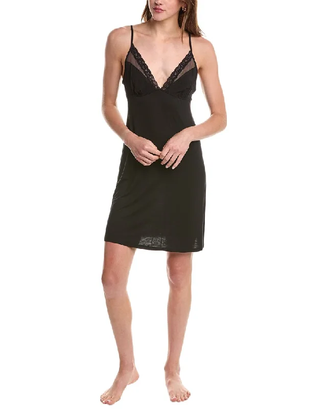 women lounge dress with a thermal - regulating fabric for year - round useNatori Feathers Essentials Chemise