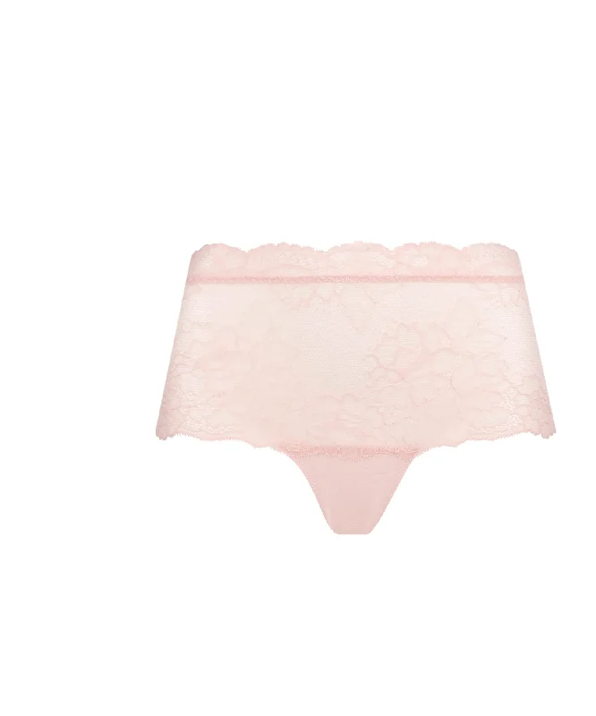 ruffled women lingerie for a feminine and charming aestheticSublime en Dentelle Rose Short