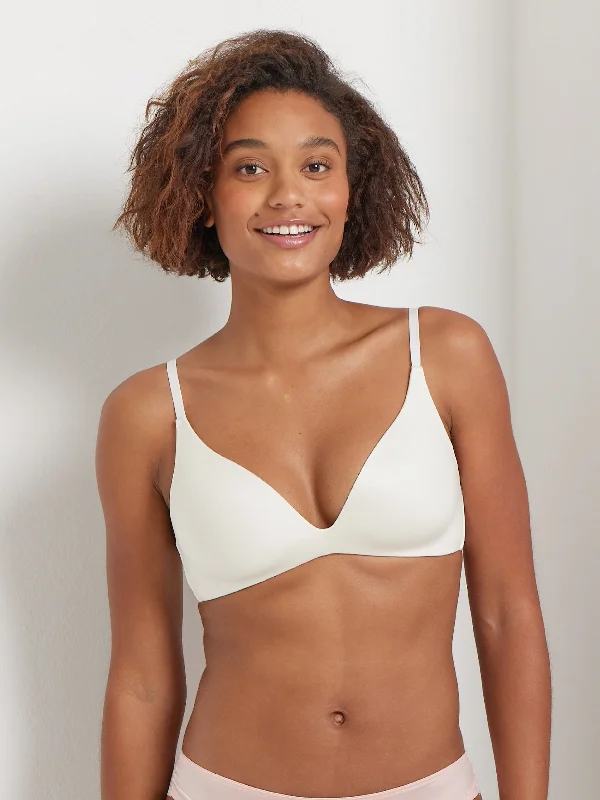 Bra with a plus - size customized fit option for a perfect fit Total Comfort First Fit Wirefree Plunge Bra Bra with a plus - size customized fit option for a perfect fit Total Comfort First Fit Wirefree Plunge Bra