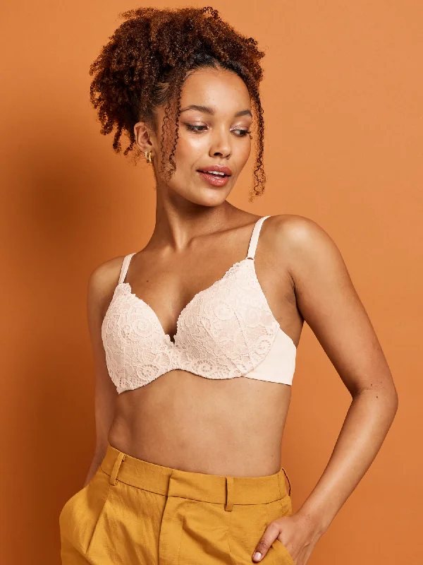 Bra with a plus - size long - line design for a slimming effect​ Be Real Lace Push Up Bra