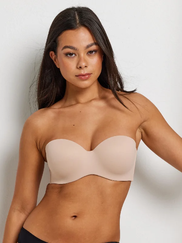 Bra with a contoured cup for a natural - looking shape 4 Way Convertible Strapless Bra Bra with a contoured cup for a natural - looking shape 4 Way Convertible Strapless Bra